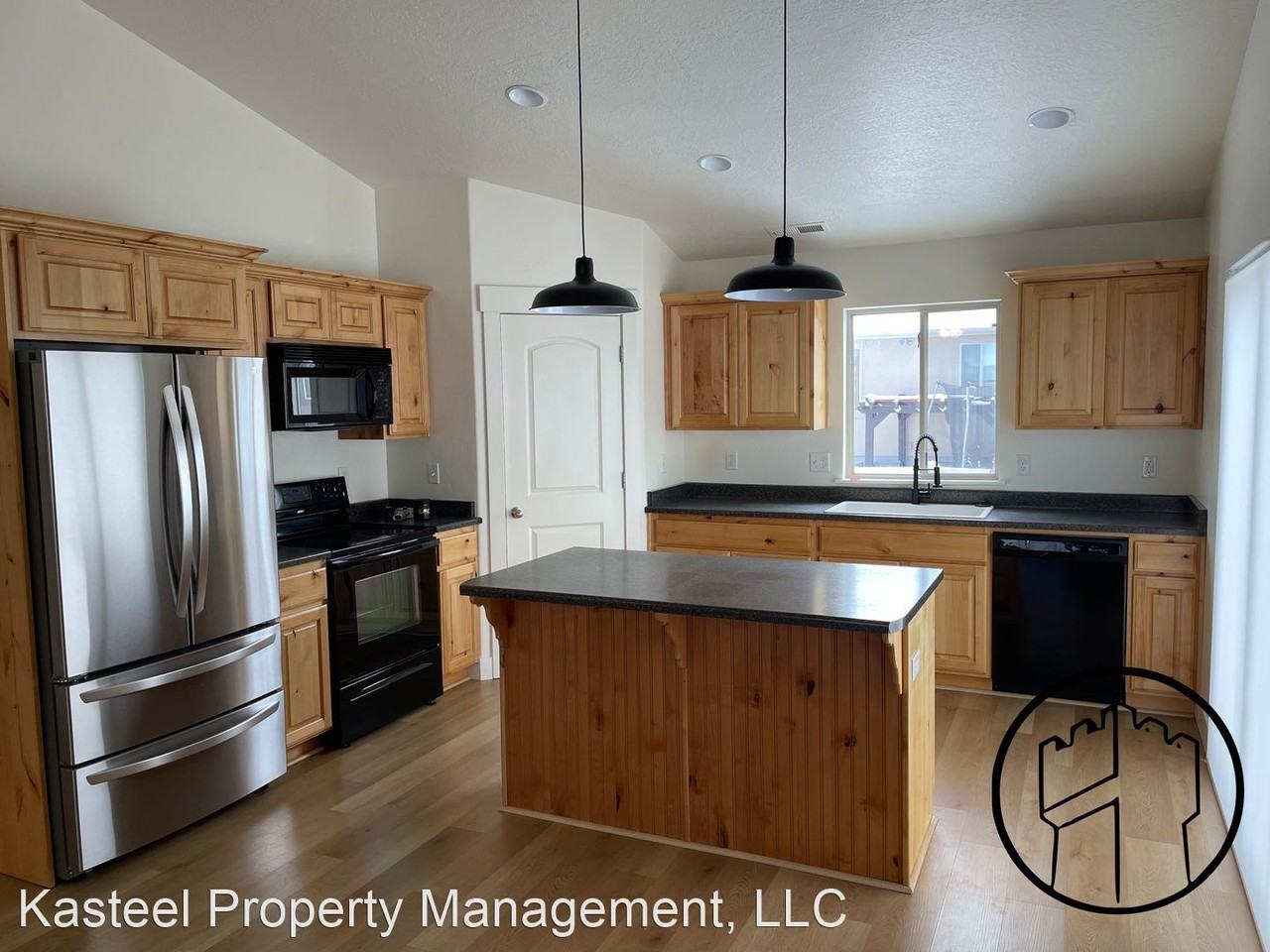 439 W 350 S - Photo 2 of 11