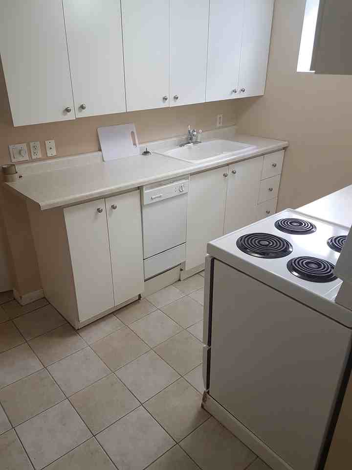 726 West 5th St. - Photo 2 of 13