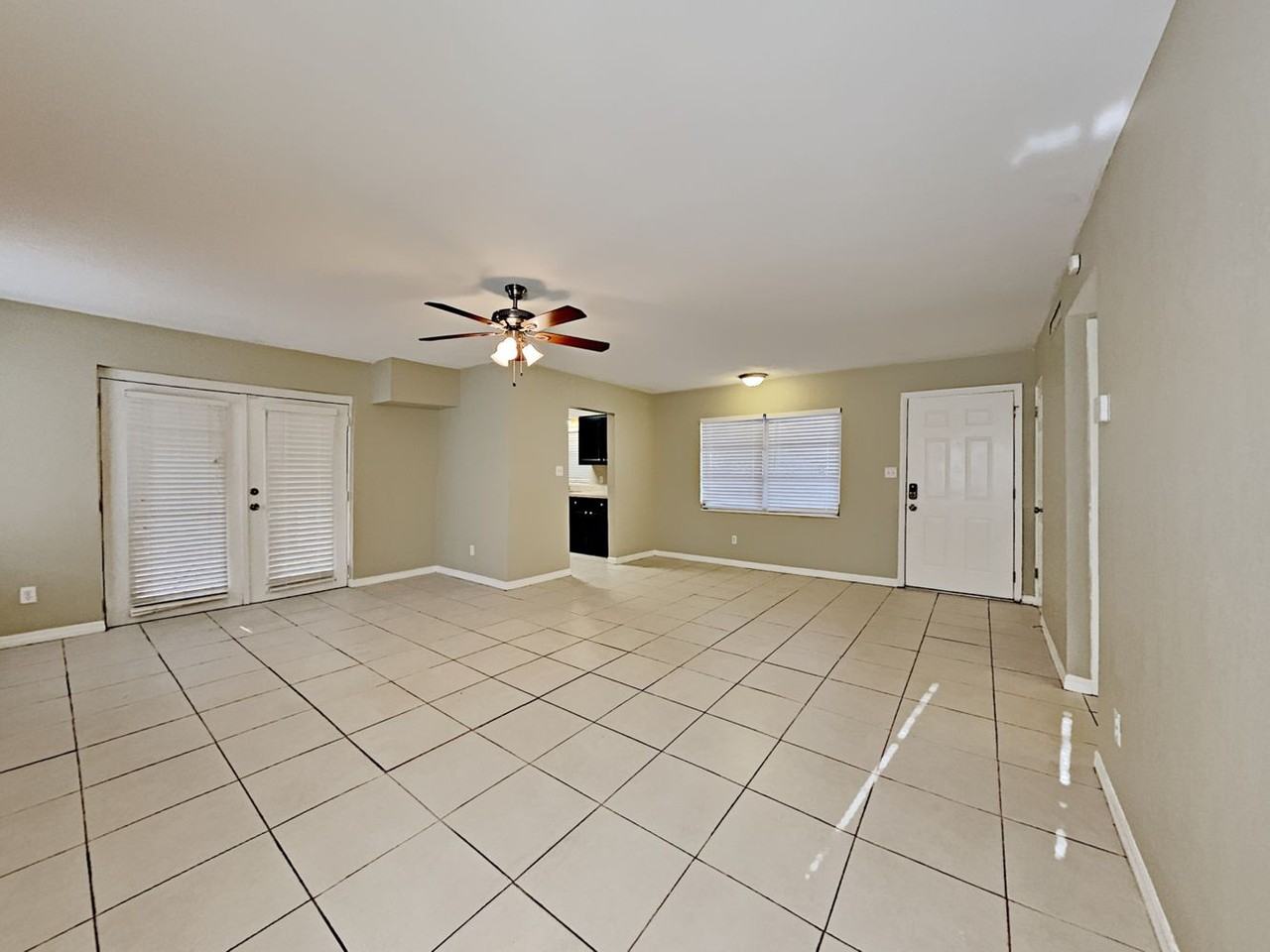 1408 Viburnum Ln - Photo 3 of 18