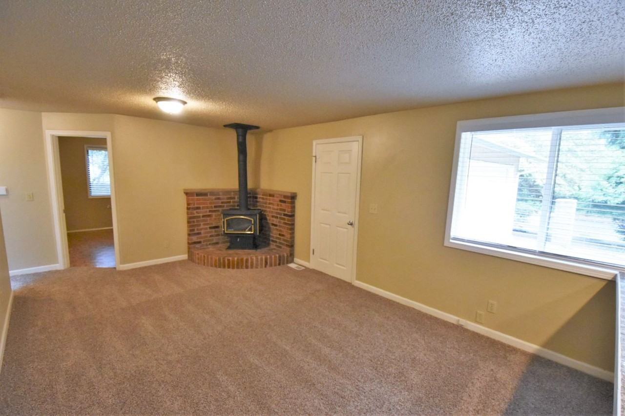 9512 47th St W - Photo 3 of 15