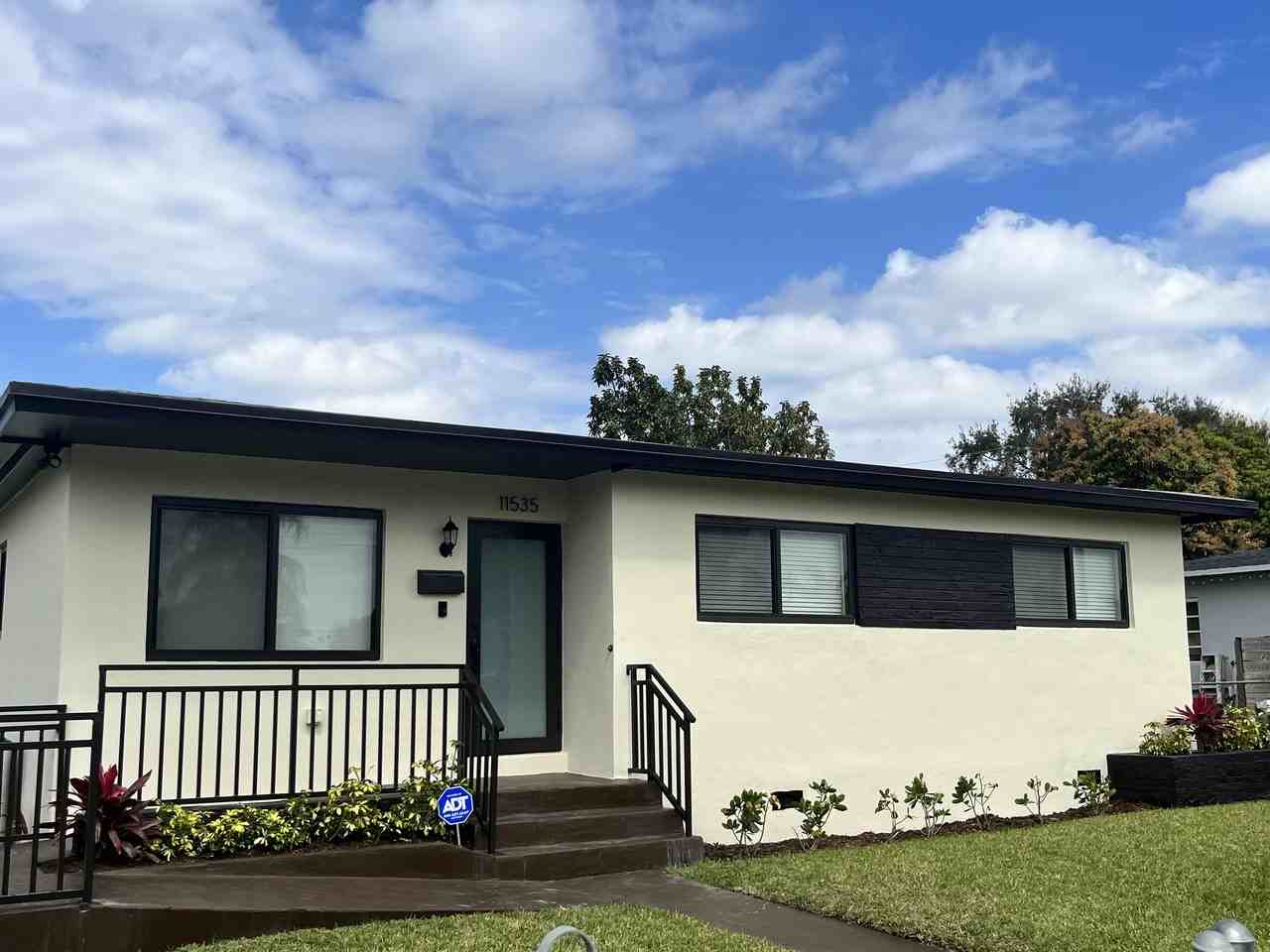 11535 Sw 139th Ter #1 - Photo 3 of 16