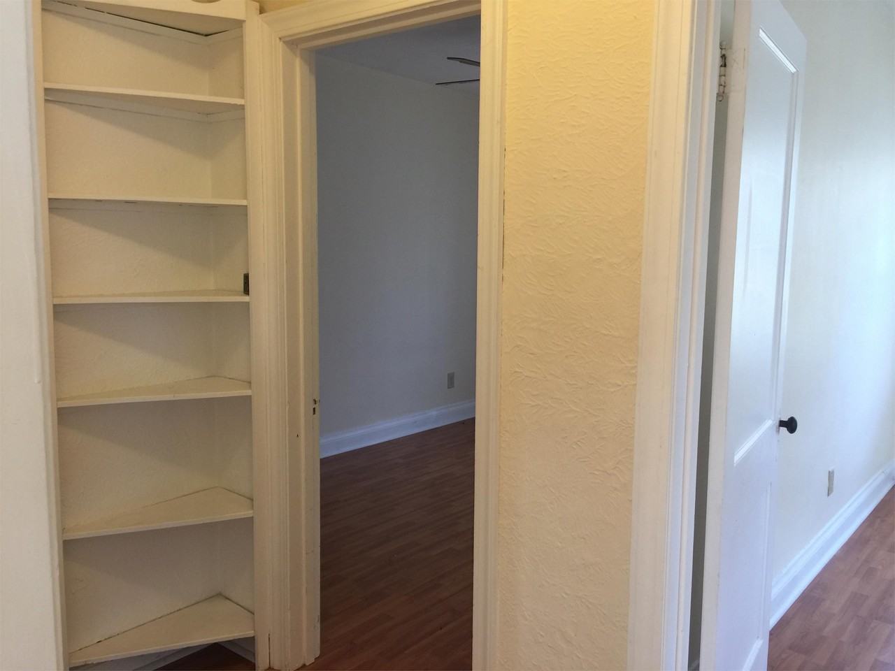 1830 Enslow Ave - Photo 5 of 11