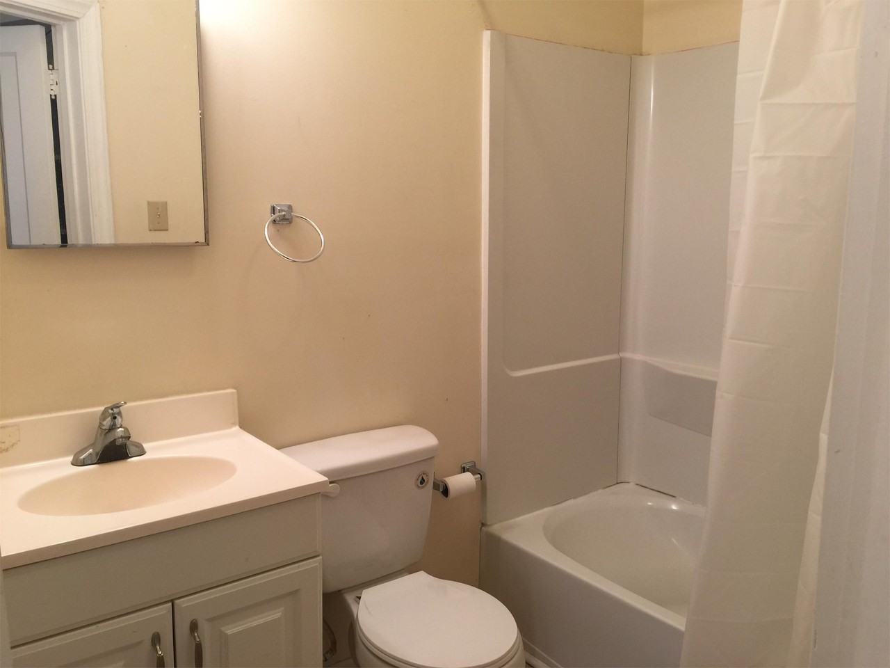 1830 Enslow Ave - Photo 6 of 11