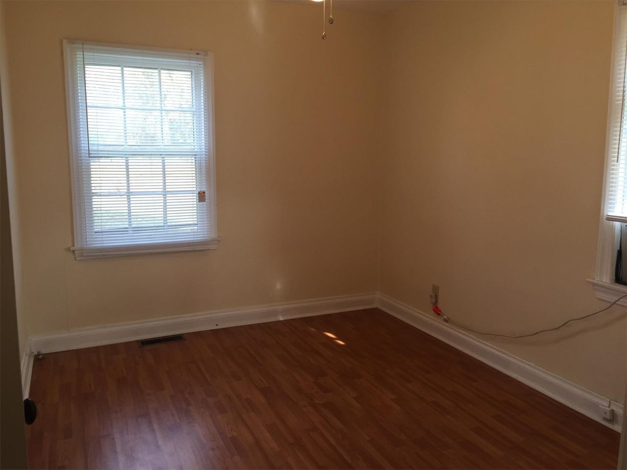 1830 Enslow Ave - Photo 7 of 11