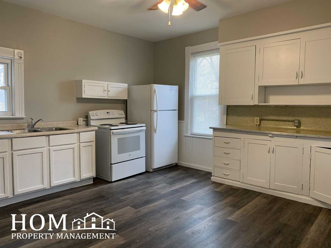 528 N 6th St #1 - Photo 3 of 10