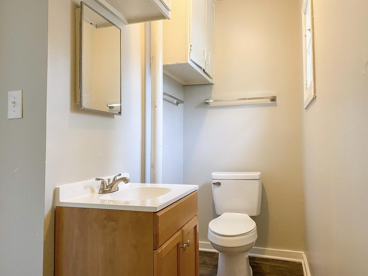 915 Willow Rd #1 - Photo 7 of 20