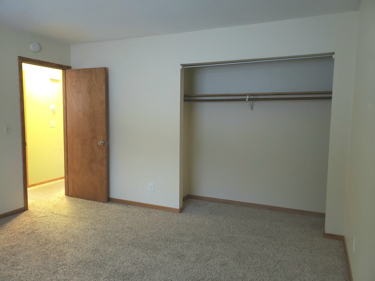 Updated 4plex Apartments Westminster St & E Wheelock Pkwy, St. Paul