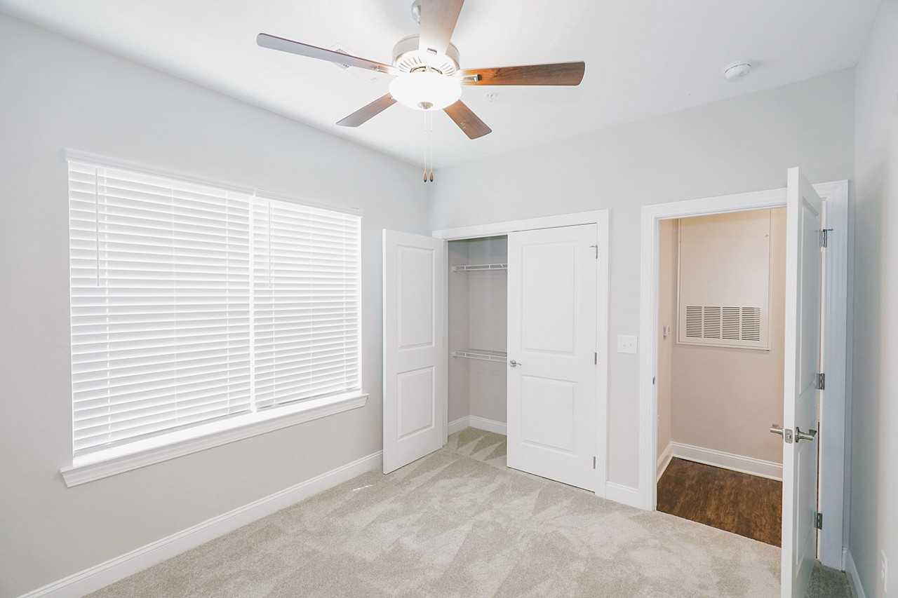 Brigham Ridge Apartments 1220 Pleasant Ridge Rd, Greensboro, NC 27409