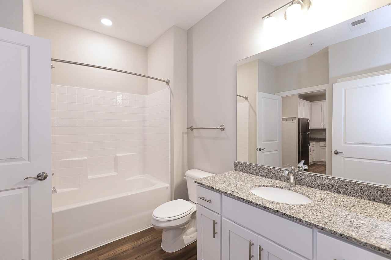 Crescent Pointe Apartments - Photo 4 of 19