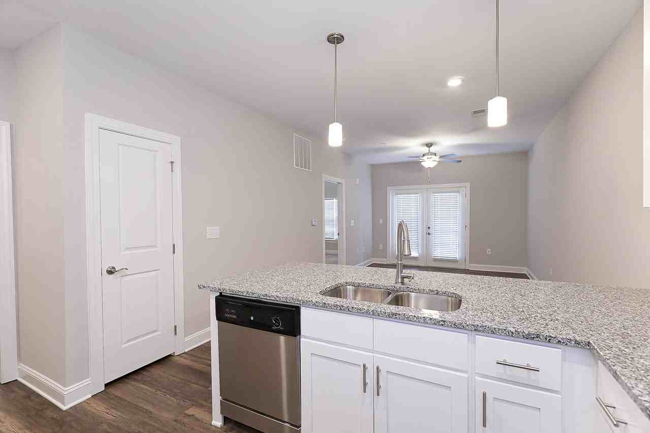 Crescent Pointe Apartments - Photo 2 of 19