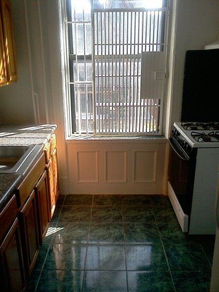 West 125th Street and west 125th street - Photo 3 of 10