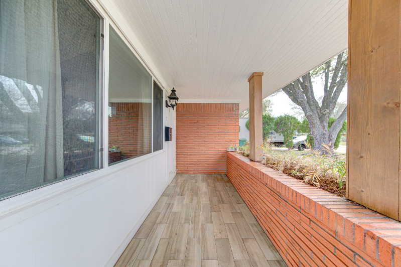 6026 Clarewood Drive - Photo 5 of 32