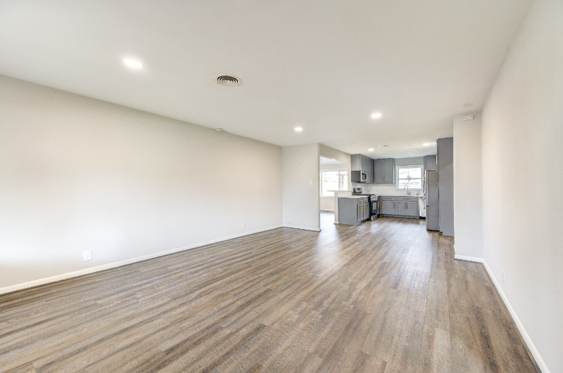 6026 Clarewood Drive - Photo 6 of 32