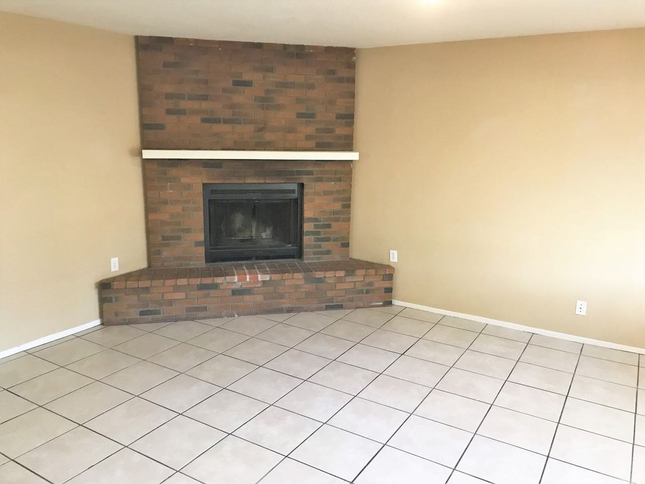 4123 W Beryl Ave - Photo 3 of 14