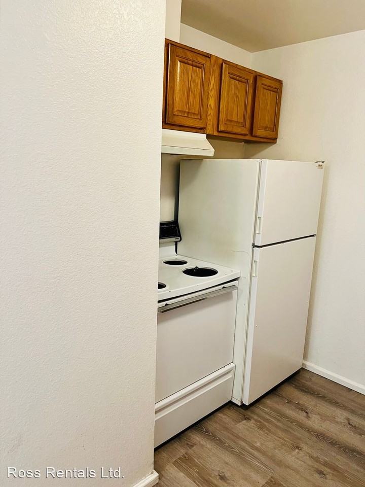 440 Monroe Street - Photo 2 of 9