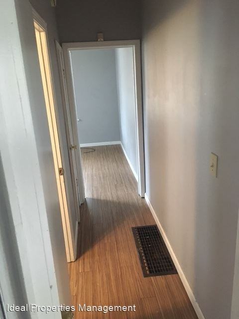 2429 S 10th St - Photo 3 of 9