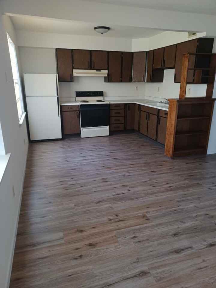 1411 Sw Fairlawn Rd - Photo 3 of 4