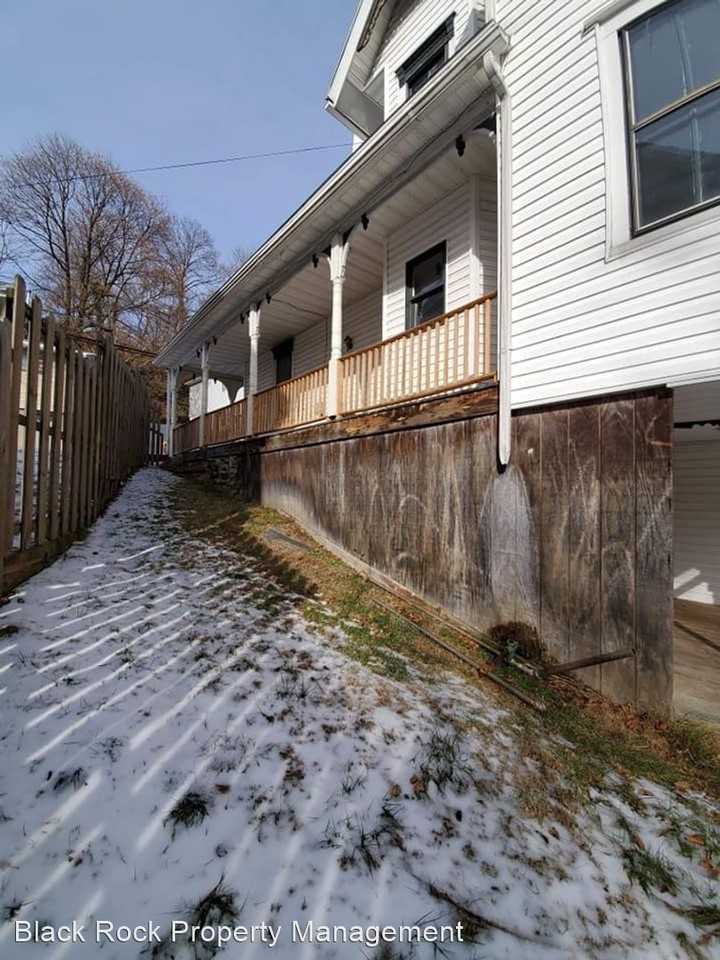 135 Main Rd - Photo 2 of 14