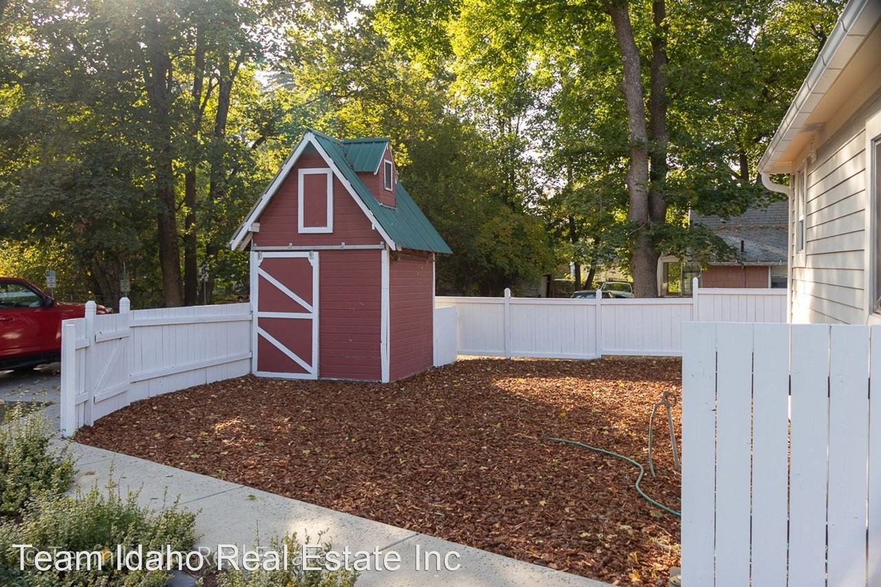 531 E 3rd St - Photo 2 of 49