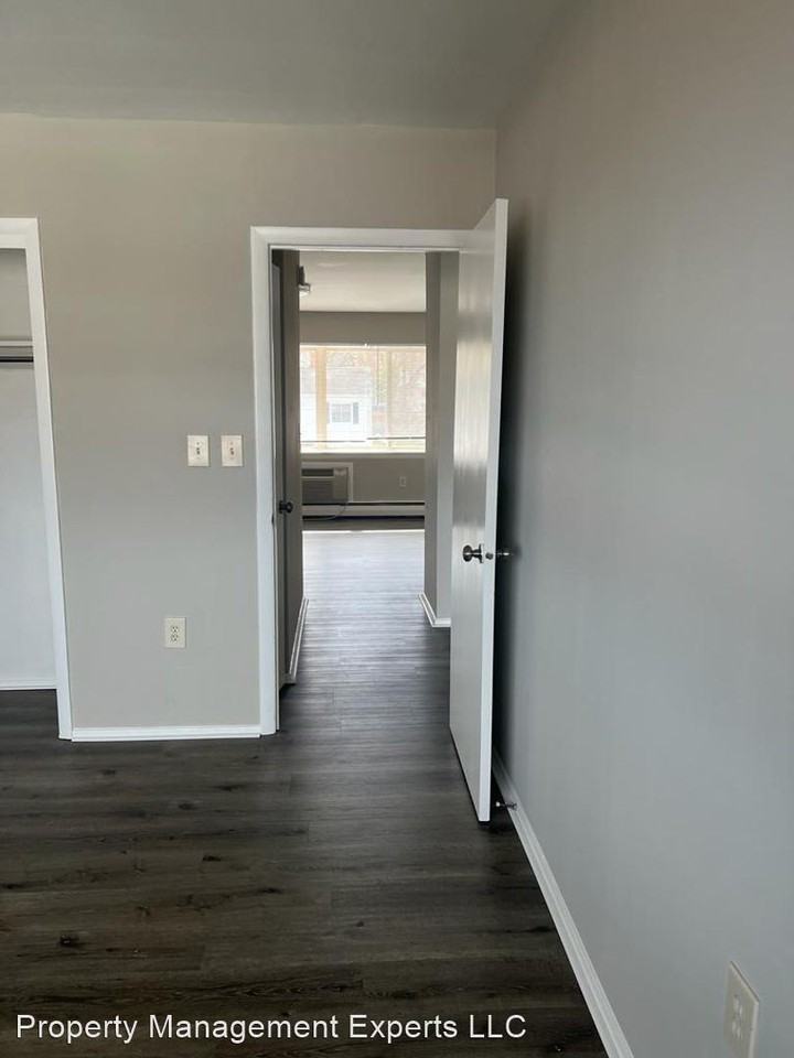 GLENDALE TERRACE APARTMENTS Huntington Station 2314/2318/2322/2326