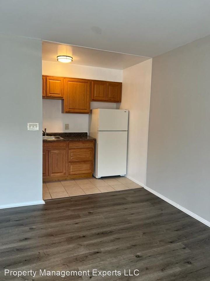 GLENDALE TERRACE APARTMENTS @ Huntington Station - Photo 3 of 16