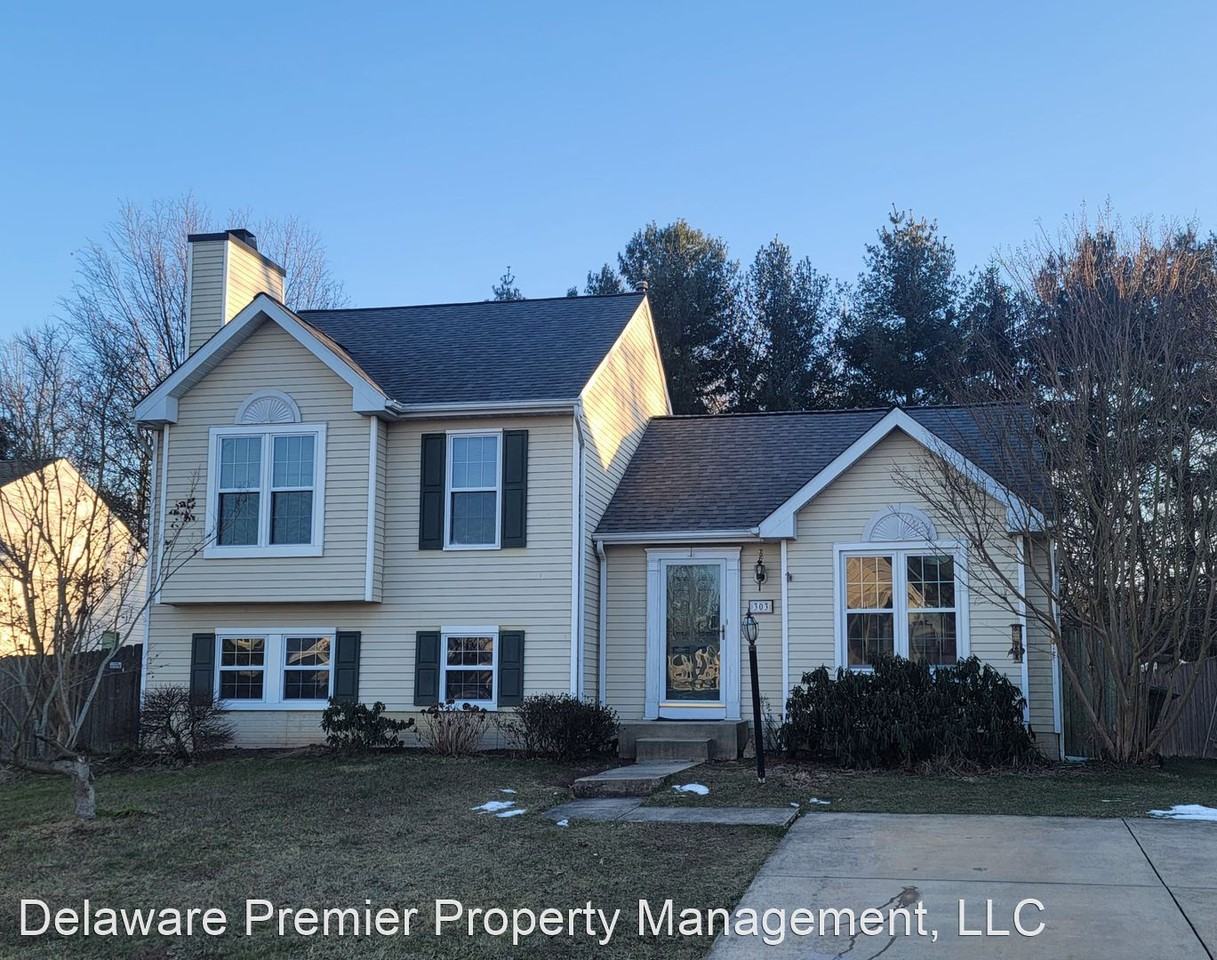 303 Kinross Dr - Photo 2 of 33