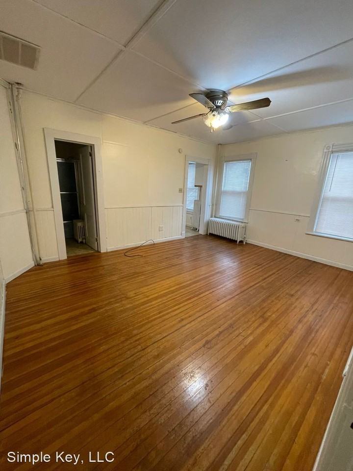 123-125 Center Street - Photo 3 of 11