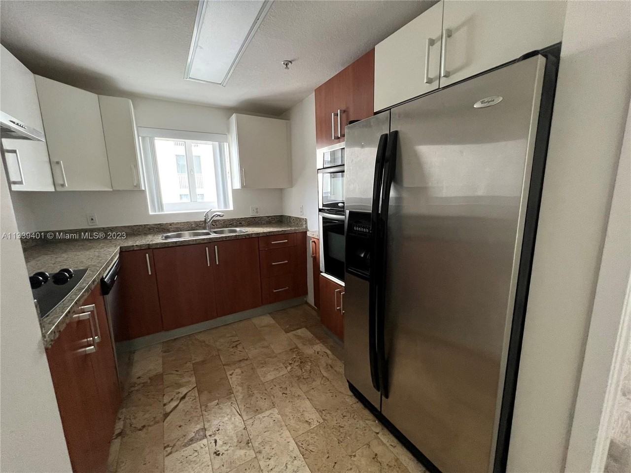 170 Se 14th St #2204 - Photo 2 of 8