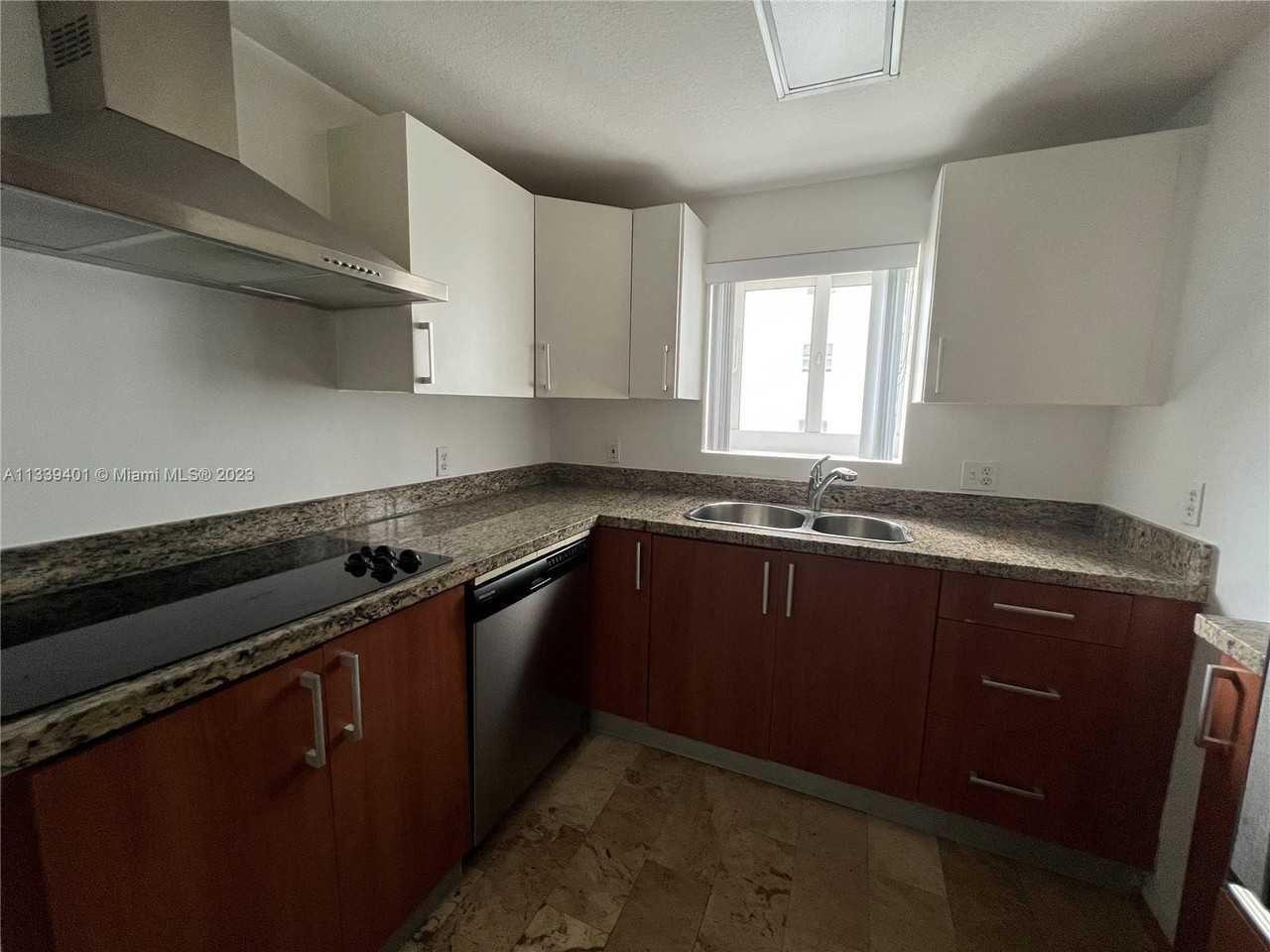 170 Se 14th St #2204 - Photo 3 of 8