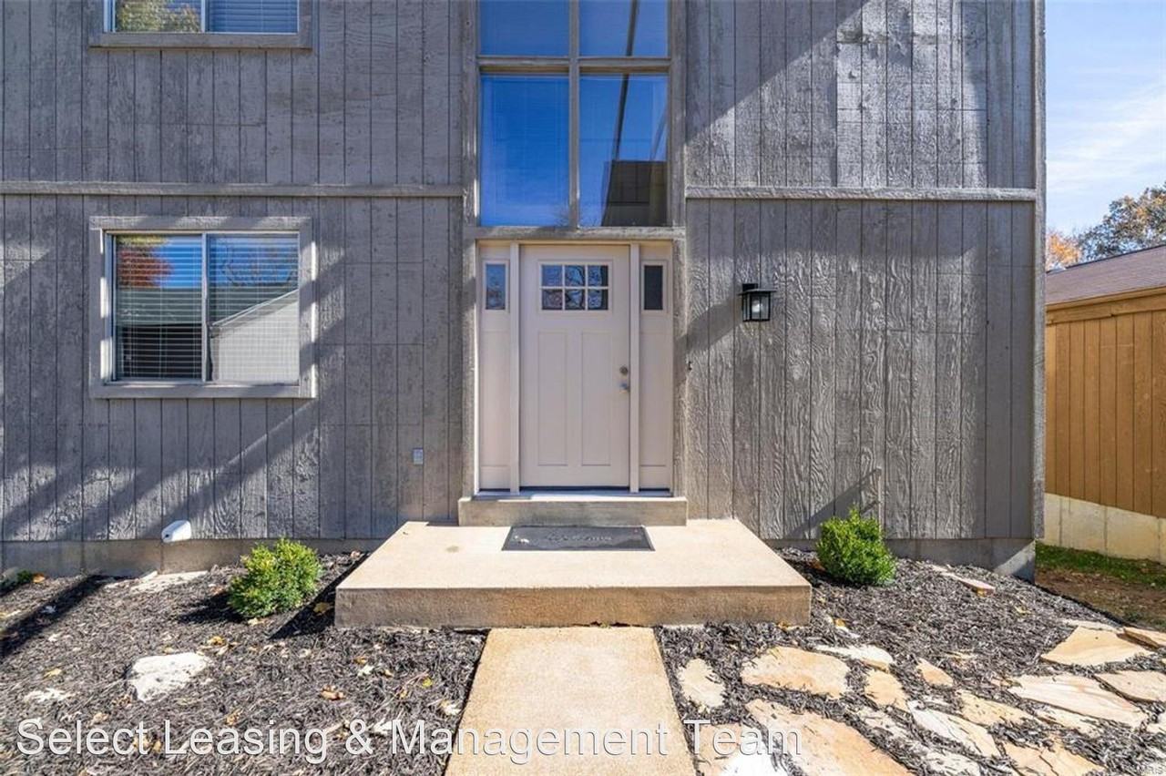 1675 Country Hill Ln - Photo 2 of 32