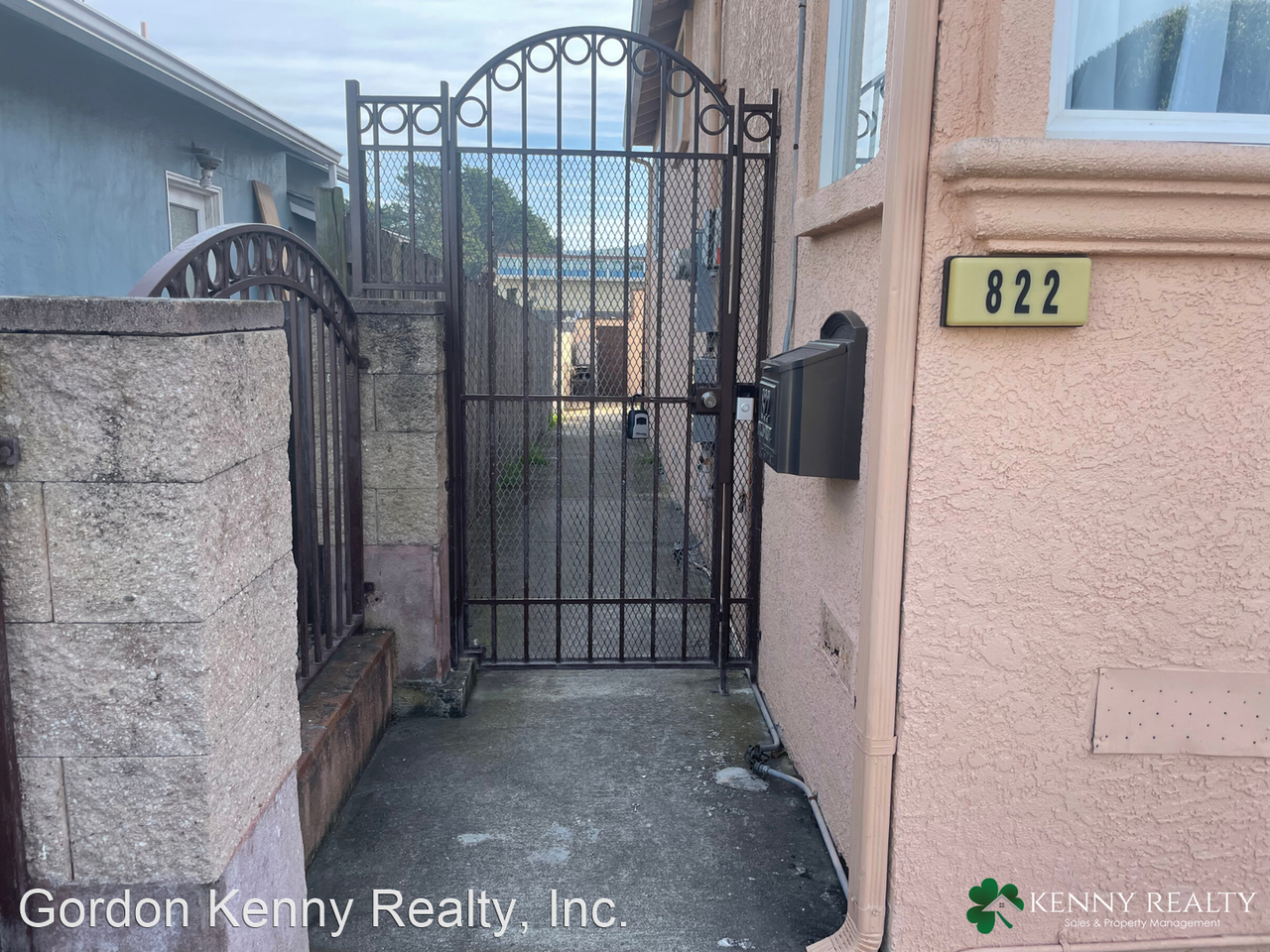822 Ellis Dr - Photo 2 of 24