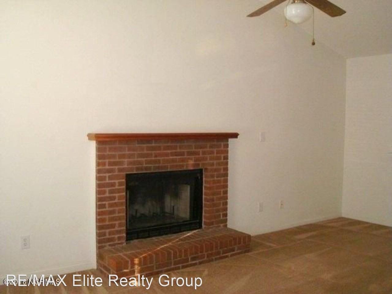 210 Live Oak Ct - Photo 3 of 9