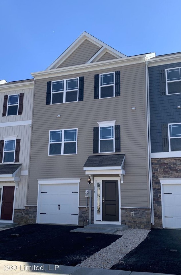 3391 Landmark Ct - Photo 3 of 38