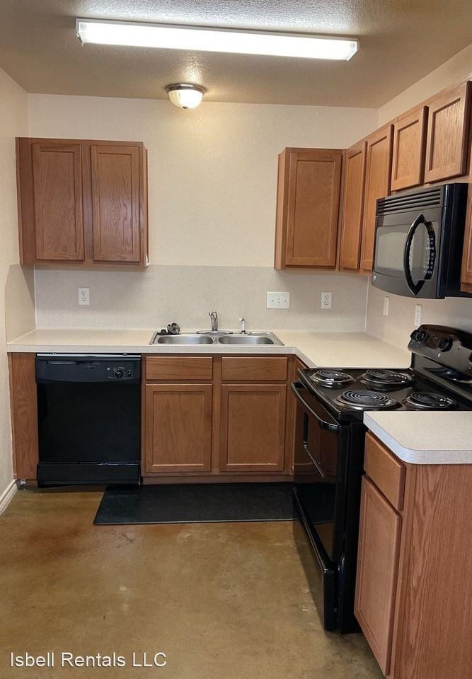 1305 Cavalry Lane (A-D) - Photo 2 of 17