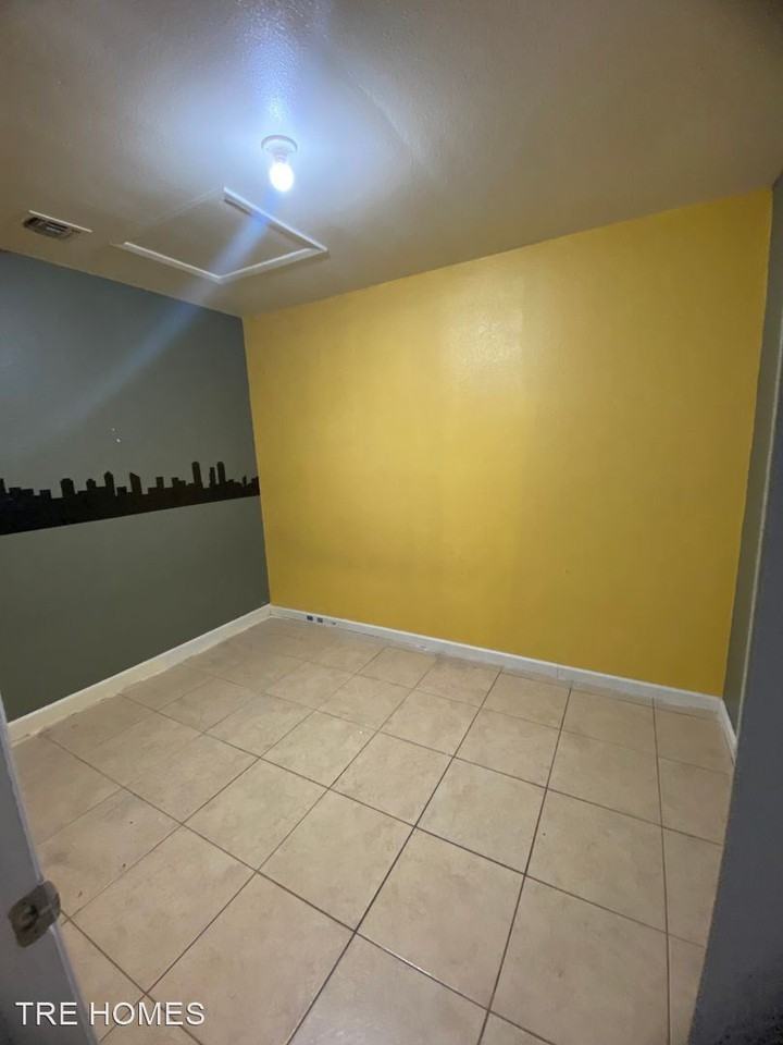 Linde Avenue - Photo 3 of 5