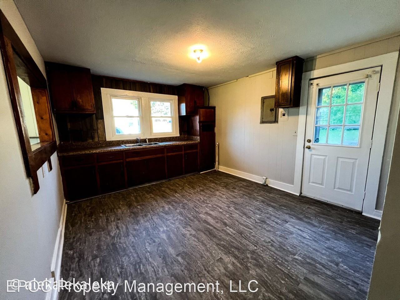 204-206 Spring Dr - Photo 2 of 14