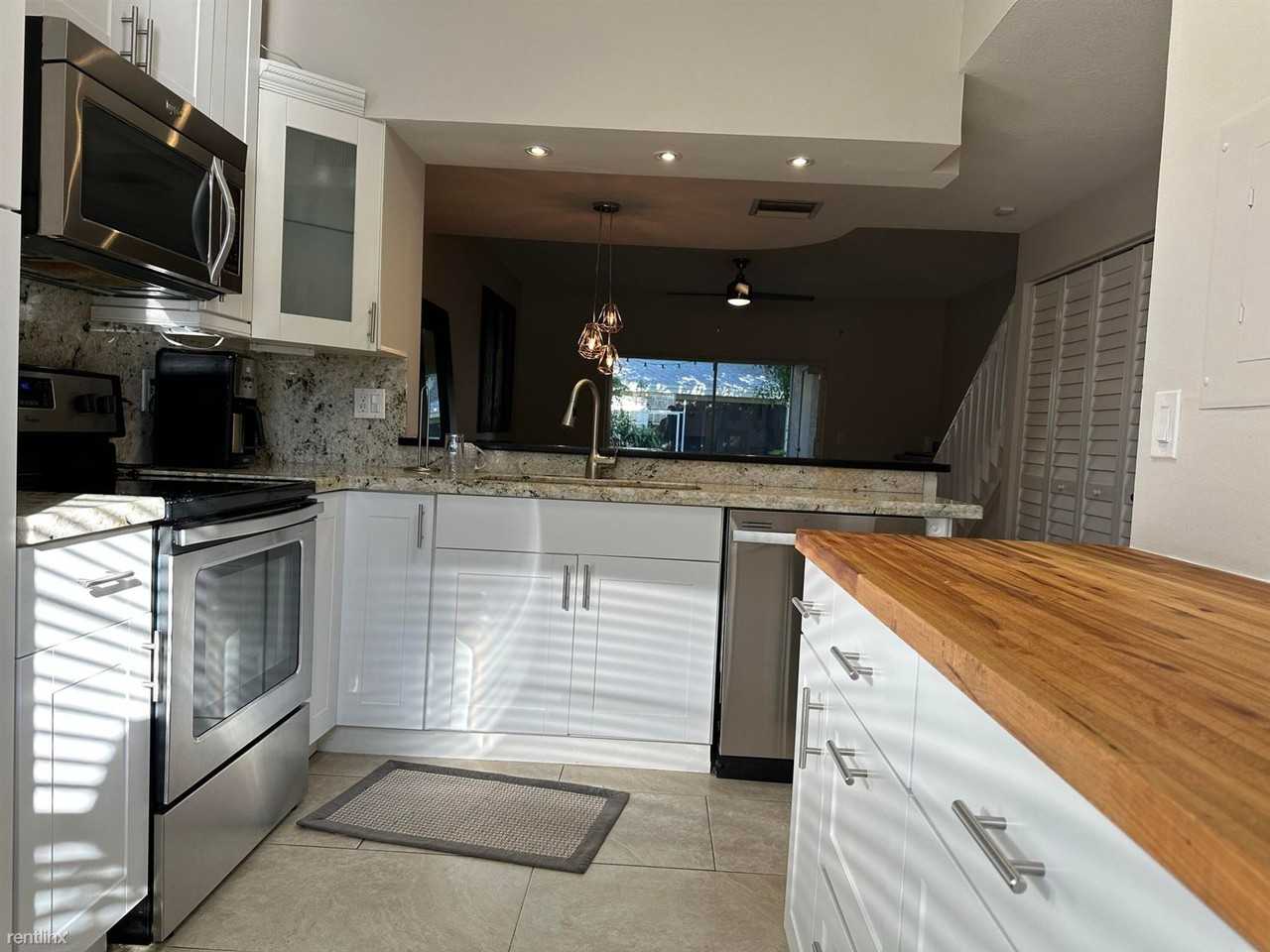 825 Kokomo Key Ln #825 - Photo 2 of 9