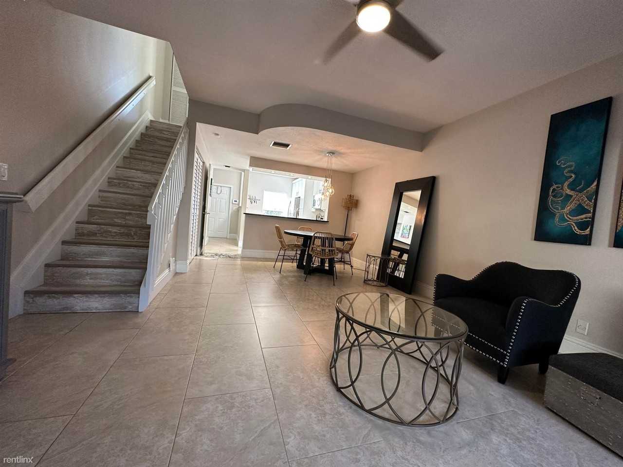 825 Kokomo Key Ln #825 - Photo 3 of 9