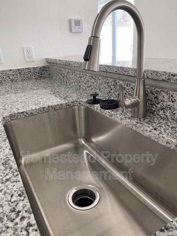 10020 S Clegern St - Photo 4 of 21