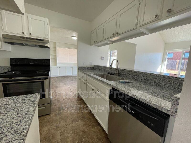 10020 S Clegern St - Photo 5 of 21