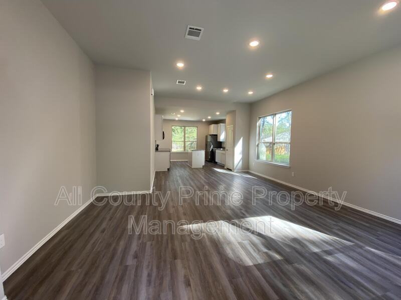 15860 Pecan Dr - Photo 5 of 23