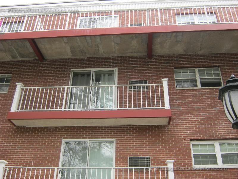 Greentree Ln #301 - Photo 3 of 11