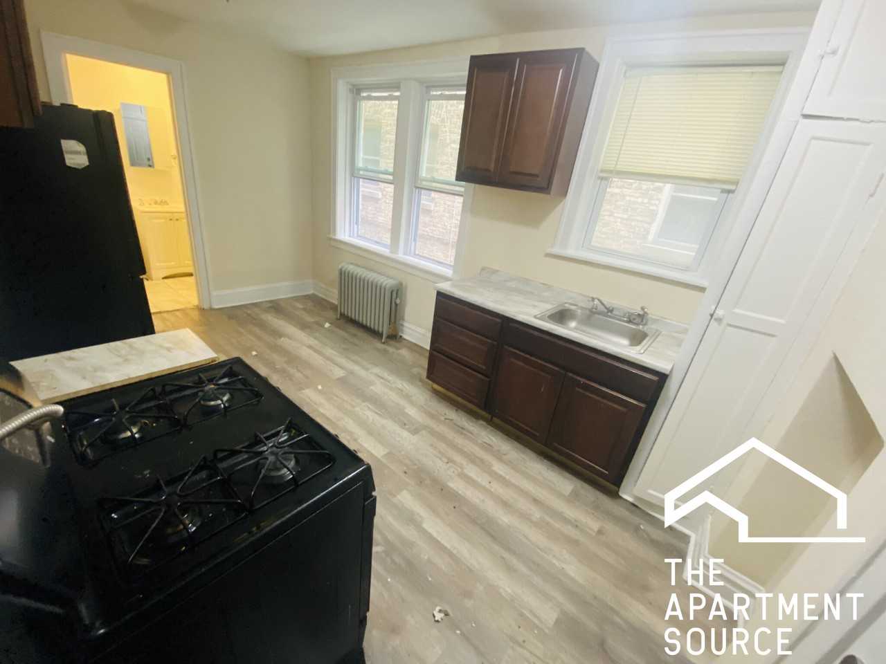 5017 W Cermak Rd #12 - Photo 3 of 12