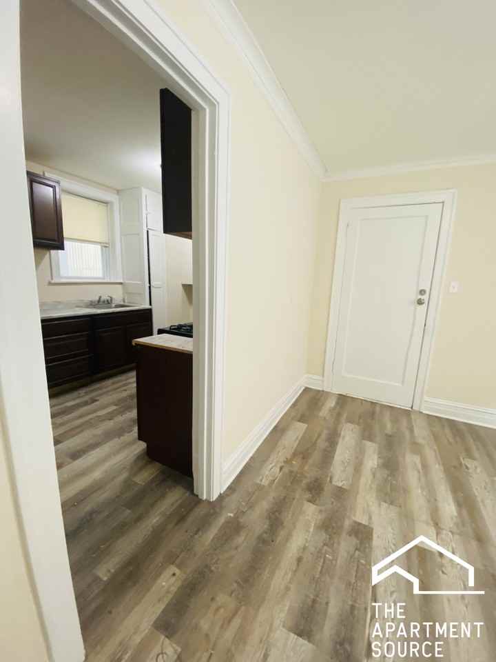 5017 W Cermak Rd #12 - Photo 4 of 12