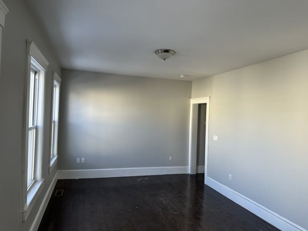 181 Chelsea St #1 - Photo 3 of 7