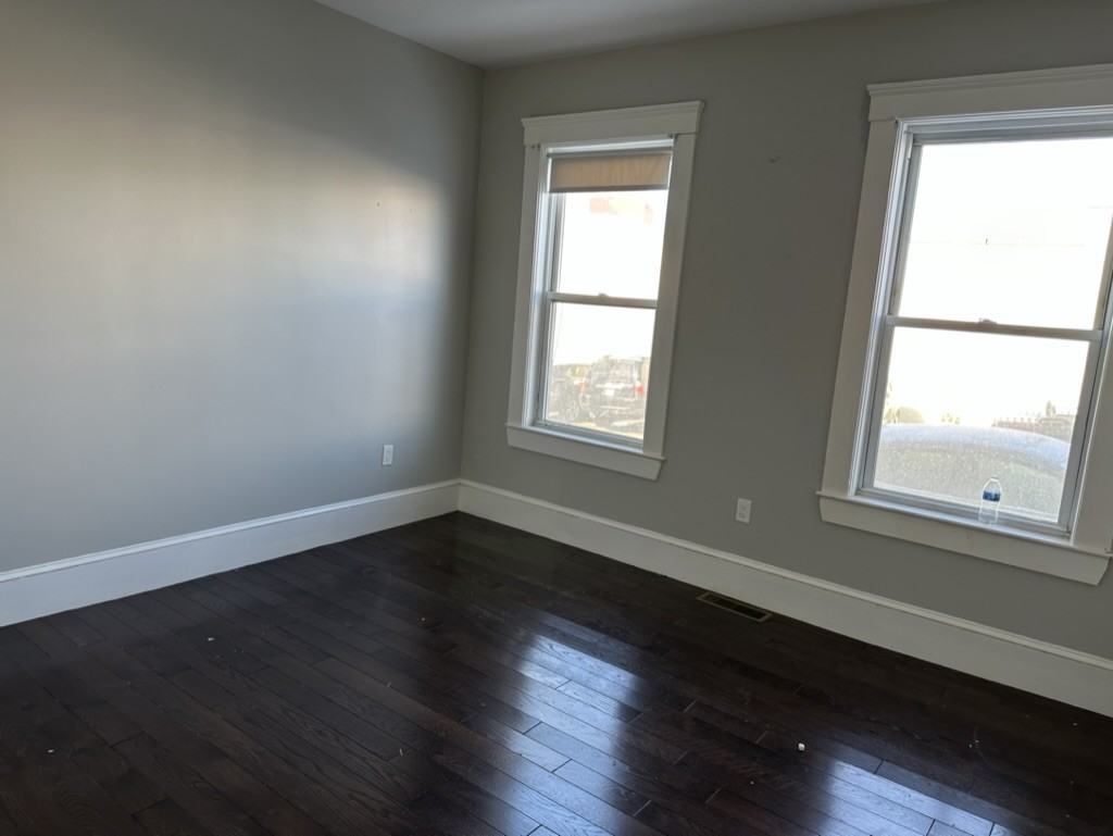 181 Chelsea St #1 - Photo 6 of 7