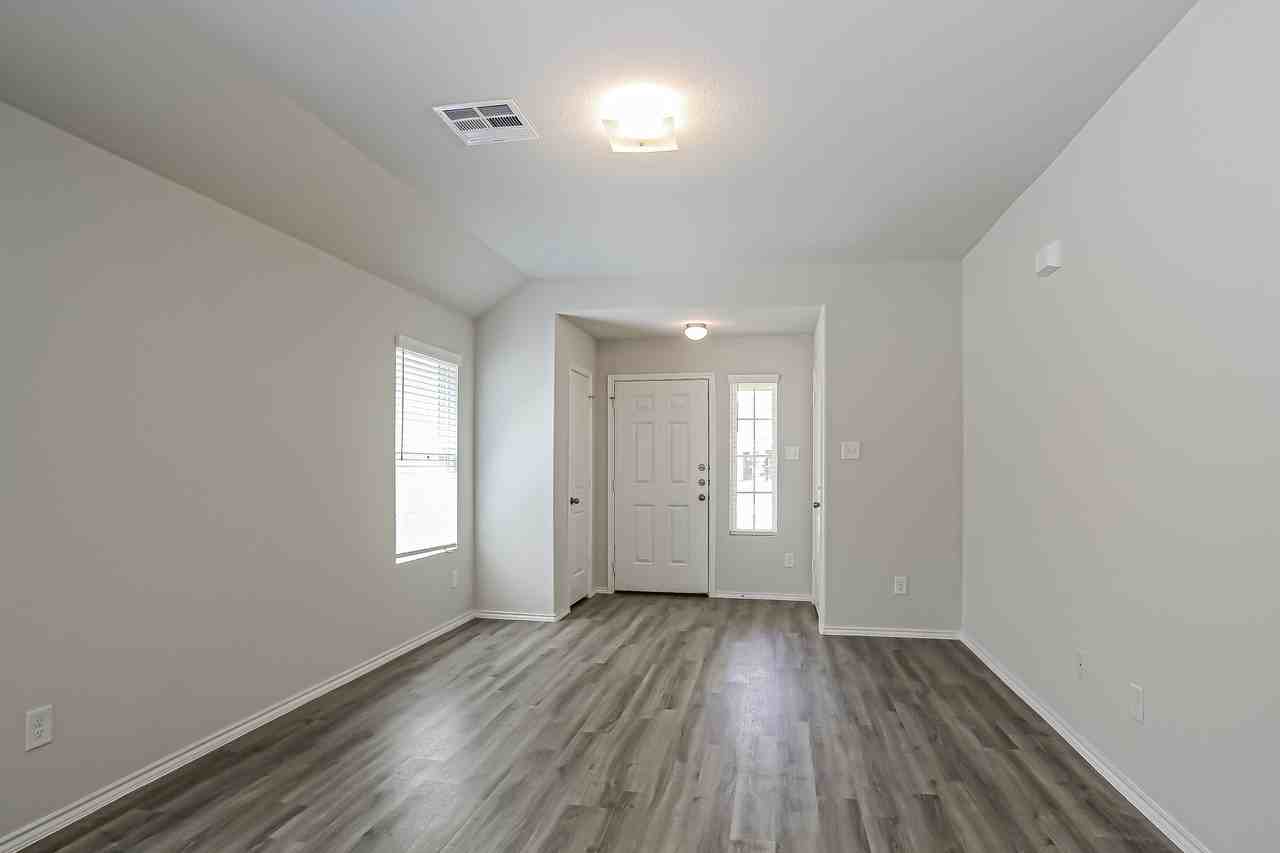 3622 Job Dr - Photo 2 of 12