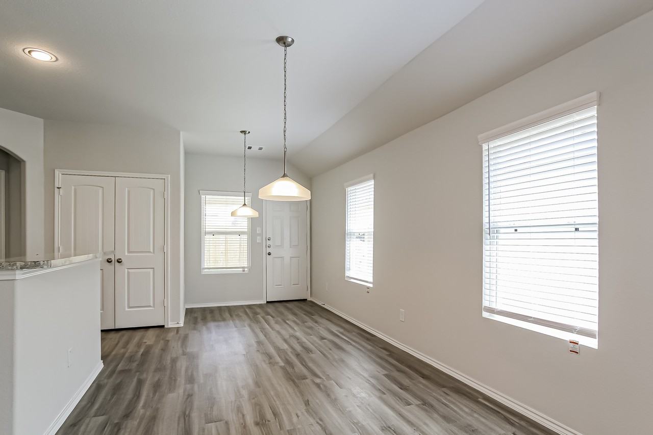 3622 Job Dr - Photo 3 of 12