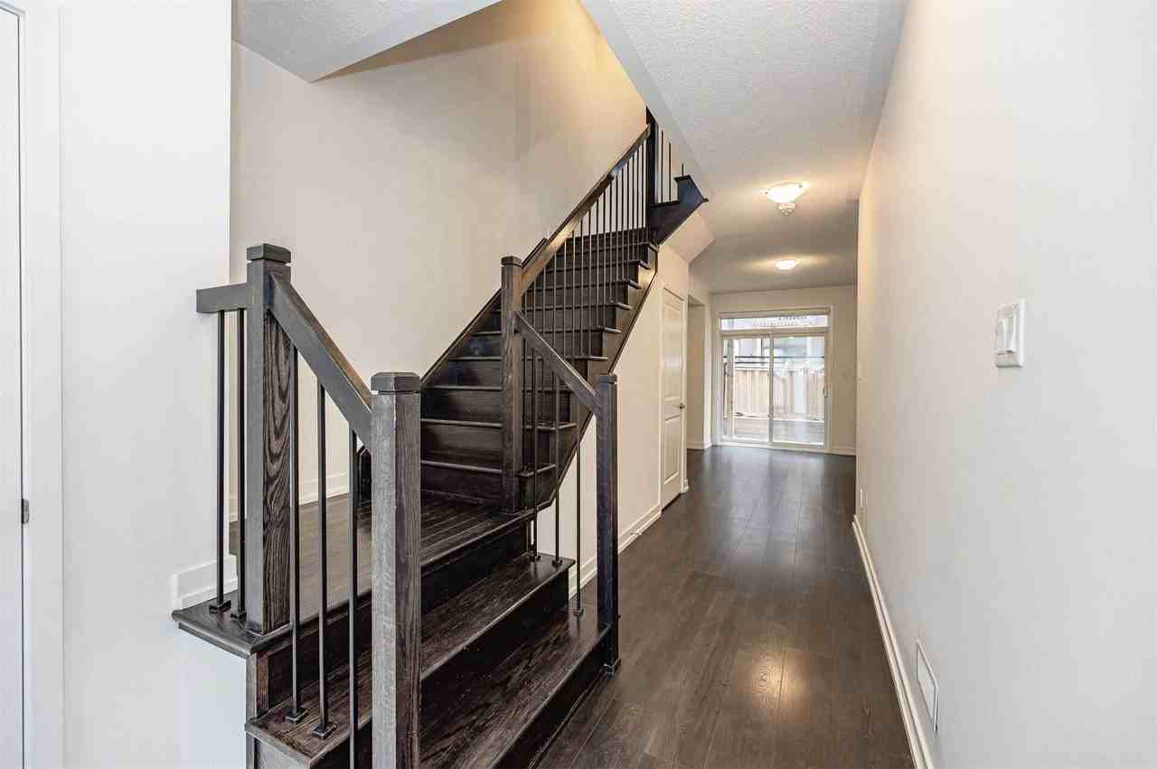 300 Squire Crescent #6 - Photo 2 of 6