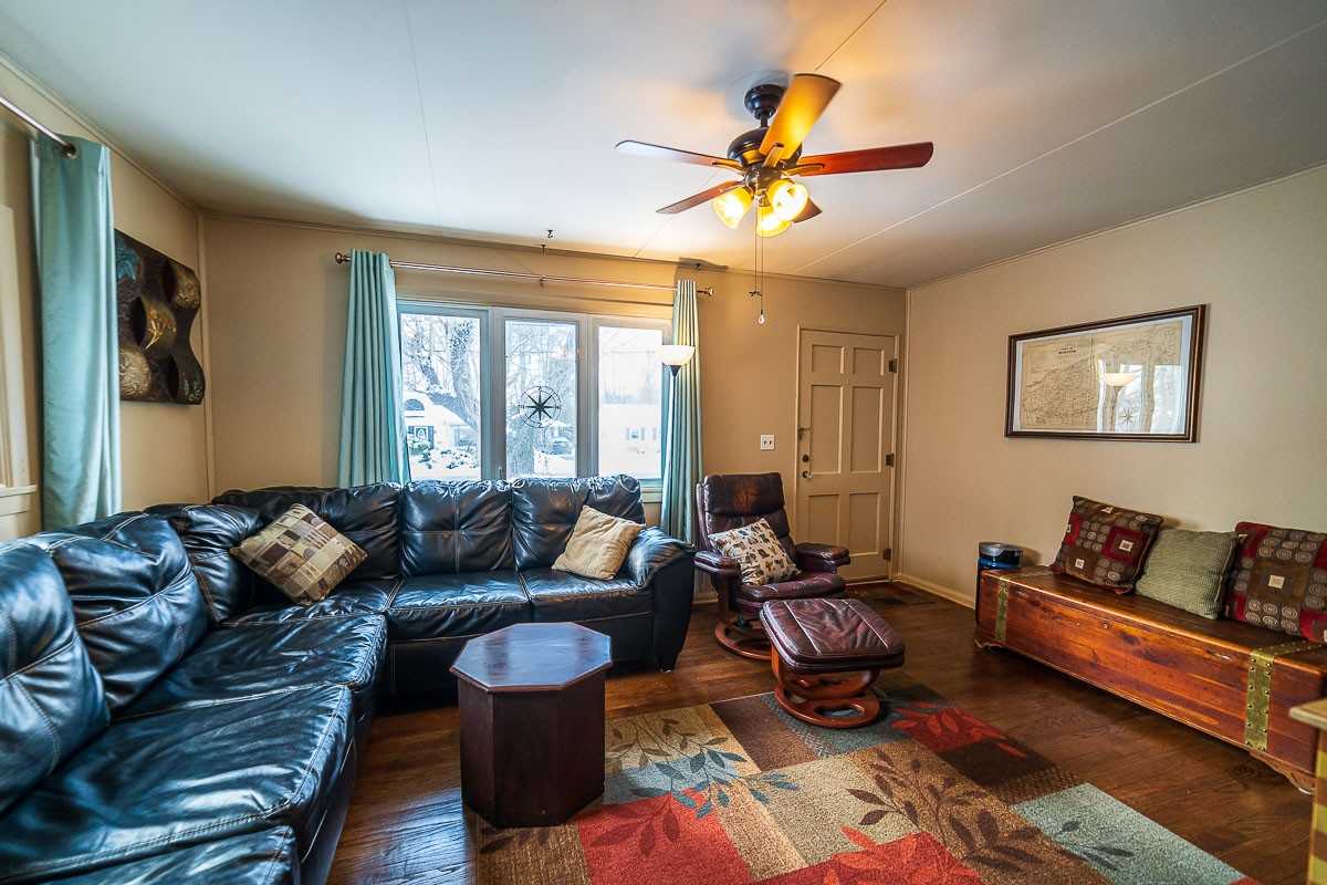 124 Iroquois Street - Photo 3 of 25